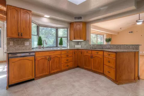 Kitchen - 5400 Valhalla Dr, Carmichael, CA 95608 photo 2 of 5