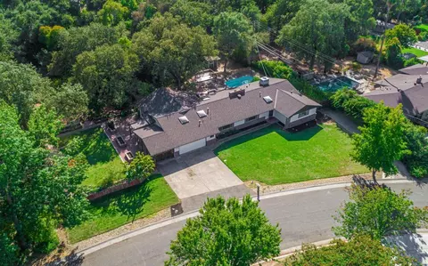 View/Area - 5400 Valhalla Dr, Carmichael, CA 95608 photo 4 of 5