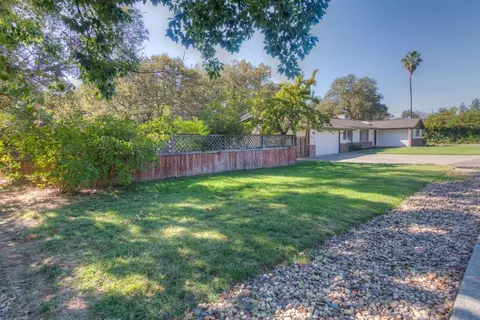 Exterior - 5400 Valhalla Dr, Carmichael, CA 95608 photo 6 of 37