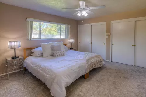 Bedroom - 5400 Valhalla Dr, Carmichael, CA 95608 photo 3 of 6