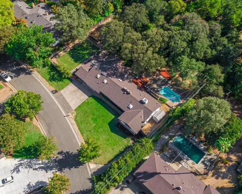 View/Area - 5400 Valhalla Dr, Carmichael, CA 95608 photo 2 of 5