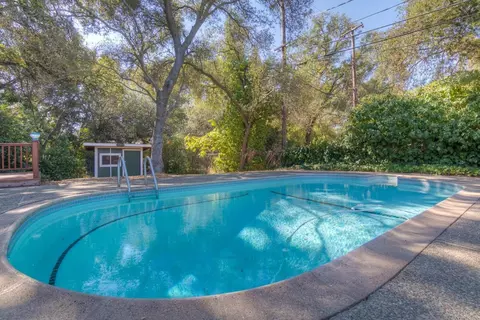 Exterior - 5400 Valhalla Dr, Carmichael, CA 95608 photo 18 of 37