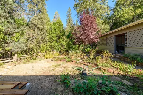 Exterior - 1802 Twitchell Rd, Placerville, CA 95667 photo 9 of 18