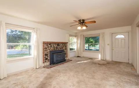 Living - 2434 Davis Rd, Williams, CA 95987 photo 4 of 4