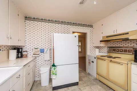 Kitchen - 2434 Davis Rd, Williams, CA 95987 photo 5 of 7