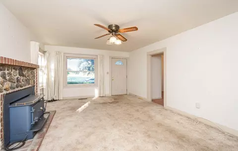 Living - 2434 Davis Rd, Williams, CA 95987 photo 3 of 4