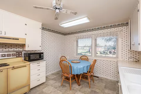 Kitchen - 2434 Davis Rd, Williams, CA 95987 photo 4 of 7