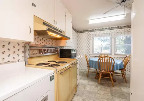 Kitchen - 2434 Davis Rd, Williams, CA 95987 photo 1 of 7
