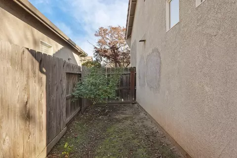 Exterior - 2626 Magnolia Ct, Lodi, CA 95242 photo 15 of 15