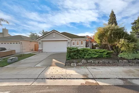 Exterior - 2626 Magnolia Ct, Lodi, CA 95242 photo 2 of 15
