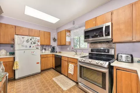 Kitchen - 2092 Lois Ln, Cool, CA 95614 photo 2 of 5