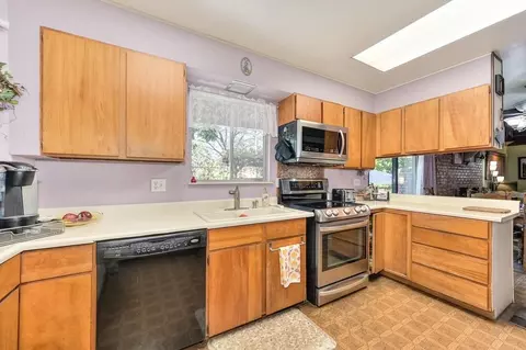 Kitchen - 2092 Lois Ln, Cool, CA 95614 photo 4 of 5