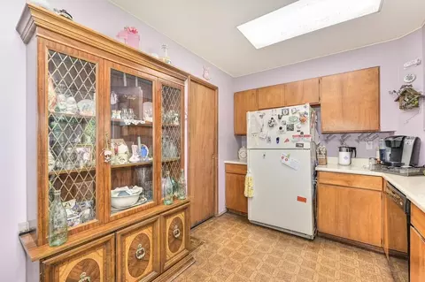 Kitchen - 2092 Lois Ln, Cool, CA 95614 photo 3 of 5
