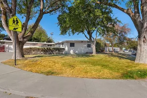 715 W Beverly Pl, Tracy, CA 95376 photo 4