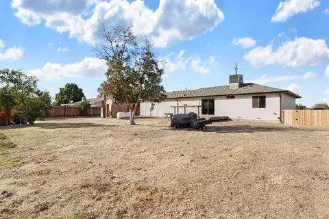 Exterior - 5850 Nile Rd, Manteca, CA 95337 photo 9 of 15