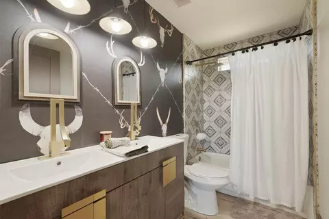 Bath - 5850 Nile Rd, Manteca, CA 95337 photo 4 of 4
