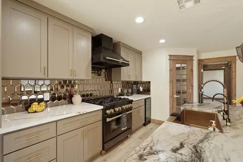 Kitchen - 5850 Nile Rd, Manteca, CA 95337 photo 4 of 7