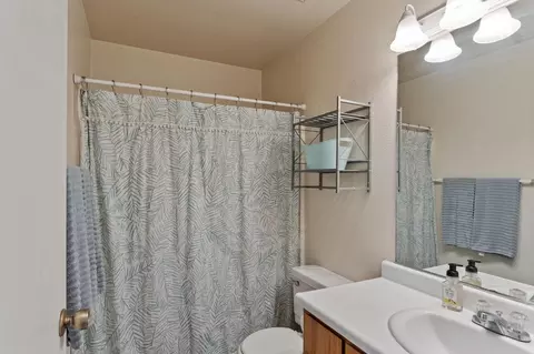 Bath - 1840 1840 Merced Ave, Merced, CA 95341 photo 1 of 2