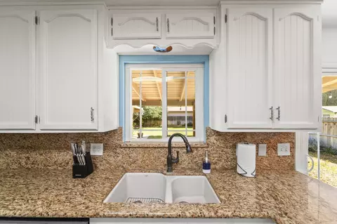 Kitchen - 7538 Jade Ln, Hilmar, CA 95324 photo 4 of 4