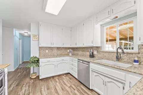 Kitchen - 7538 Jade Ln, Hilmar, CA 95324 photo 1 of 4