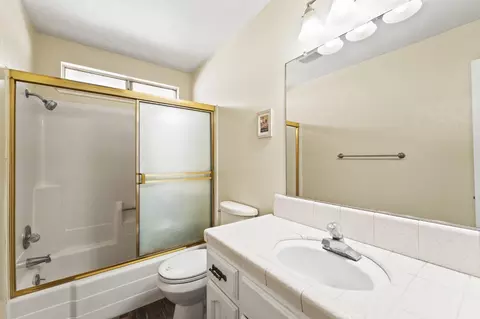 Bath - 7538 Jade Ln, Hilmar, CA 95324 photo 1 of 2