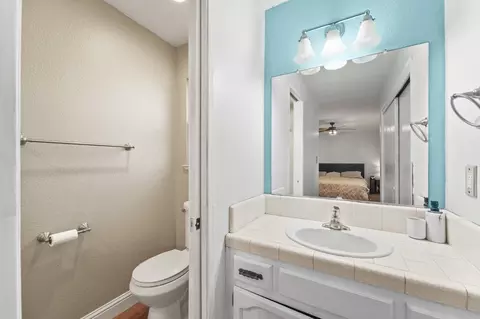 Bath - 7538 Jade Ln, Hilmar, CA 95324 photo 2 of 2