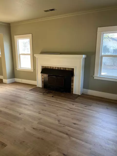 Living - 141 E 23rd St, Merced, CA 95340 photo 4 of 5