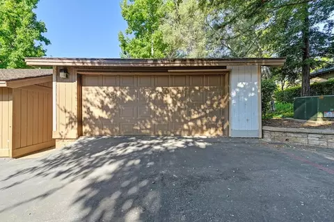 Exterior - 5921 Sarah Ct, Carmichael, CA 95608 photo 7 of 8
