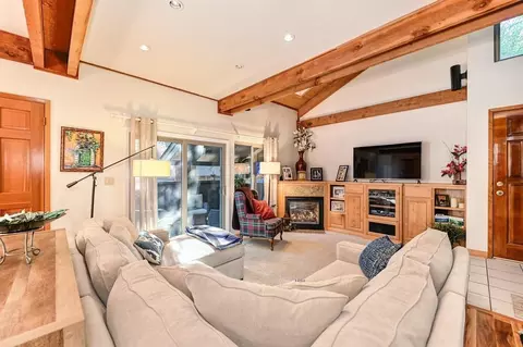 Living - 5921 Sarah Ct, Carmichael, CA 95608 photo 4 of 4