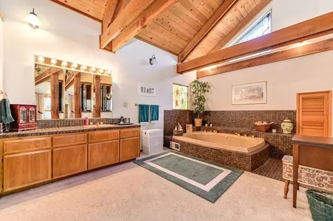 Bath - 5921 Sarah Ct, Carmichael, CA 95608 photo 2 of 4