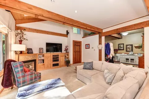 Living - 5921 Sarah Ct, Carmichael, CA 95608 photo 3 of 4