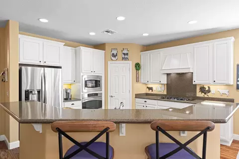 Kitchen - 2395 Nutwood Pl, Manteca, CA 95336 photo 6 of 7