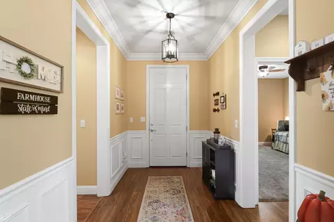 Entry Way - 2395 Nutwood Pl, Manteca, CA 95336 photo 4 of 6