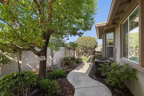 Exterior - 2395 Nutwood Pl, Manteca, CA 95336 photo 13 of 19