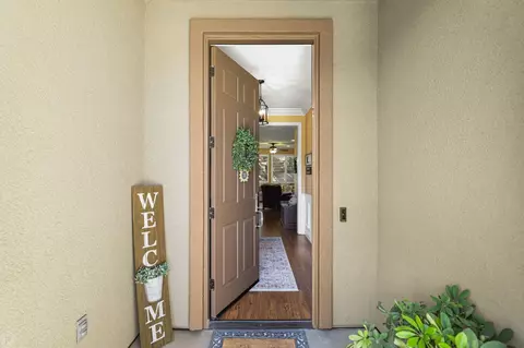 Entry Way - 2395 Nutwood Pl, Manteca, CA 95336 photo 2 of 6