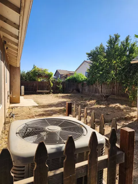 Exterior - 1674 Fentem Rd, Gustine, CA 95322 photo 4 of 9