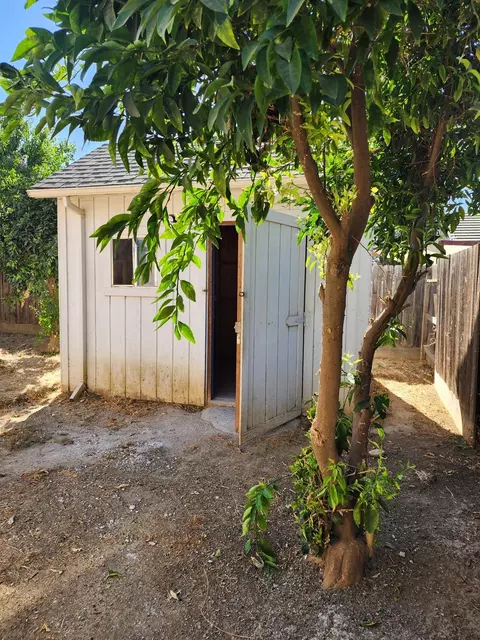 Exterior - 1674 Fentem Rd, Gustine, CA 95322 photo 5 of 9