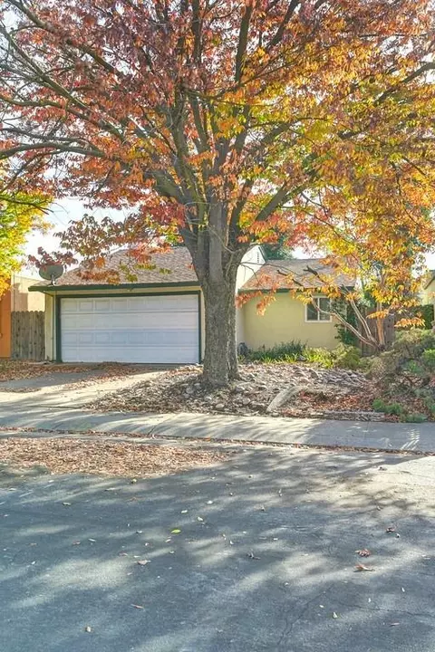 2433 Nancy Ln, Modesto, CA 95350 photo 4