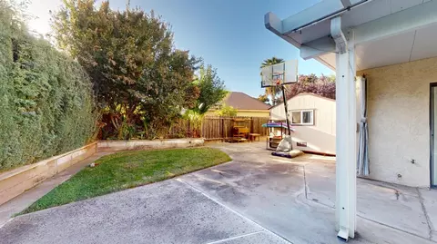 2416 Southfork Ln, Modesto, CA 95355 photo 12