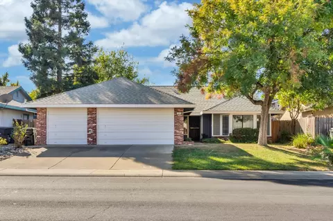 1303 Pilgrims Dr, Roseville, CA 95747