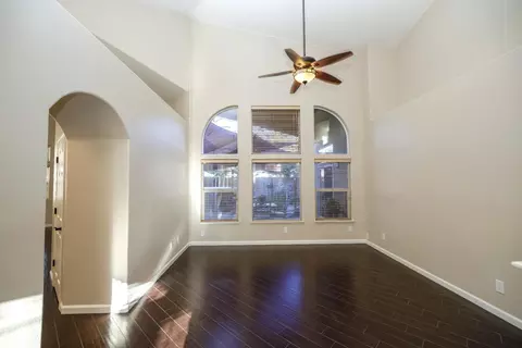 Living - 2121 Paramont Way, Modesto, CA 95355 photo 4 of 16