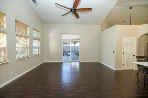 Living - 2121 Paramont Way, Modesto, CA 95355 photo 11 of 16