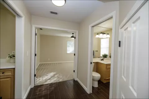 Entry Way - 2121 Paramont Way, Modesto, CA 95355 photo 5 of 6