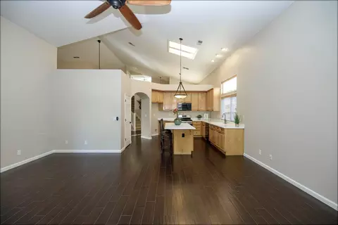 Living - 2121 Paramont Way, Modesto, CA 95355 photo 9 of 16