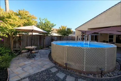 Exterior - 2121 Paramont Way, Modesto, CA 95355 photo 13 of 18