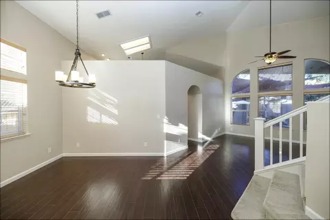 Living - 2121 Paramont Way, Modesto, CA 95355 photo 2 of 16