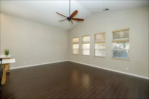 Living - 2121 Paramont Way, Modesto, CA 95355 photo 12 of 16