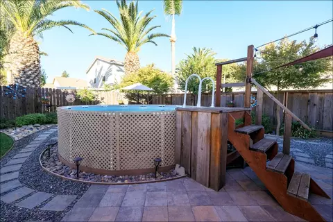Exterior - 2121 Paramont Way, Modesto, CA 95355 photo 12 of 18