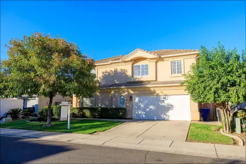 Exterior - 2121 Paramont Way, Modesto, CA 95355 photo 2 of 18