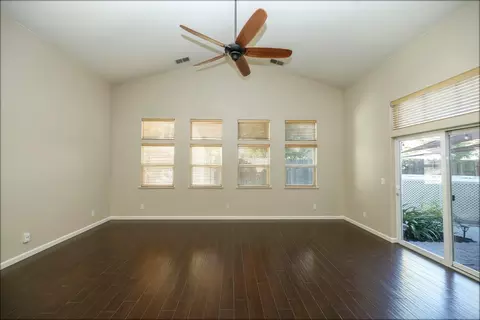 Living - 2121 Paramont Way, Modesto, CA 95355 photo 13 of 16
